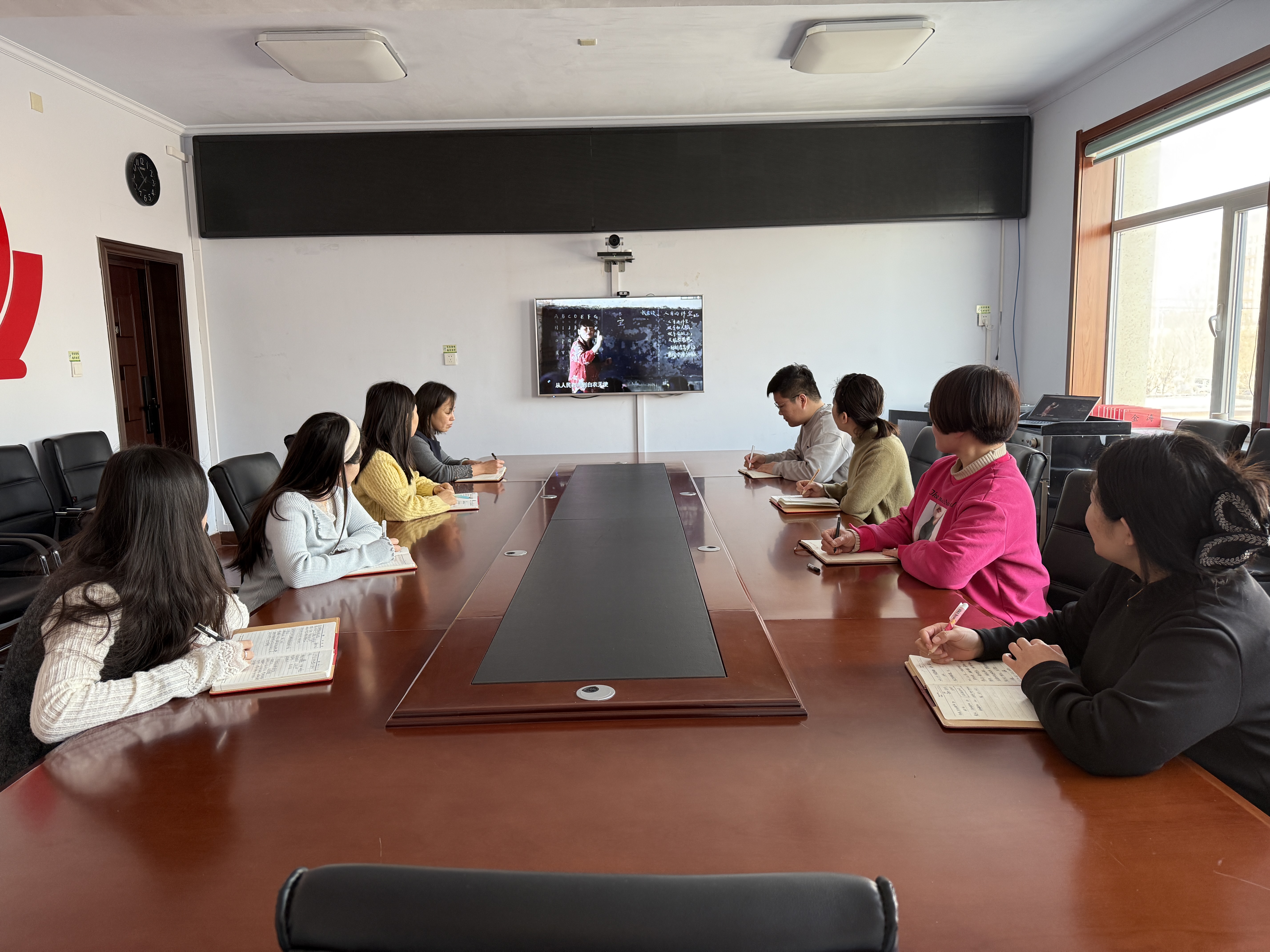 �԰���Ϊ������� ���Ƚ������µ���?�����ʳ���������Ժ��֯�ۿ�������10��ר���Ŀ